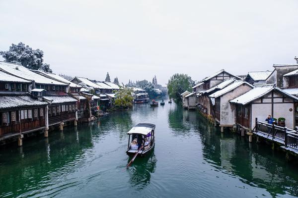 千年古镇变身“江南雪乡”